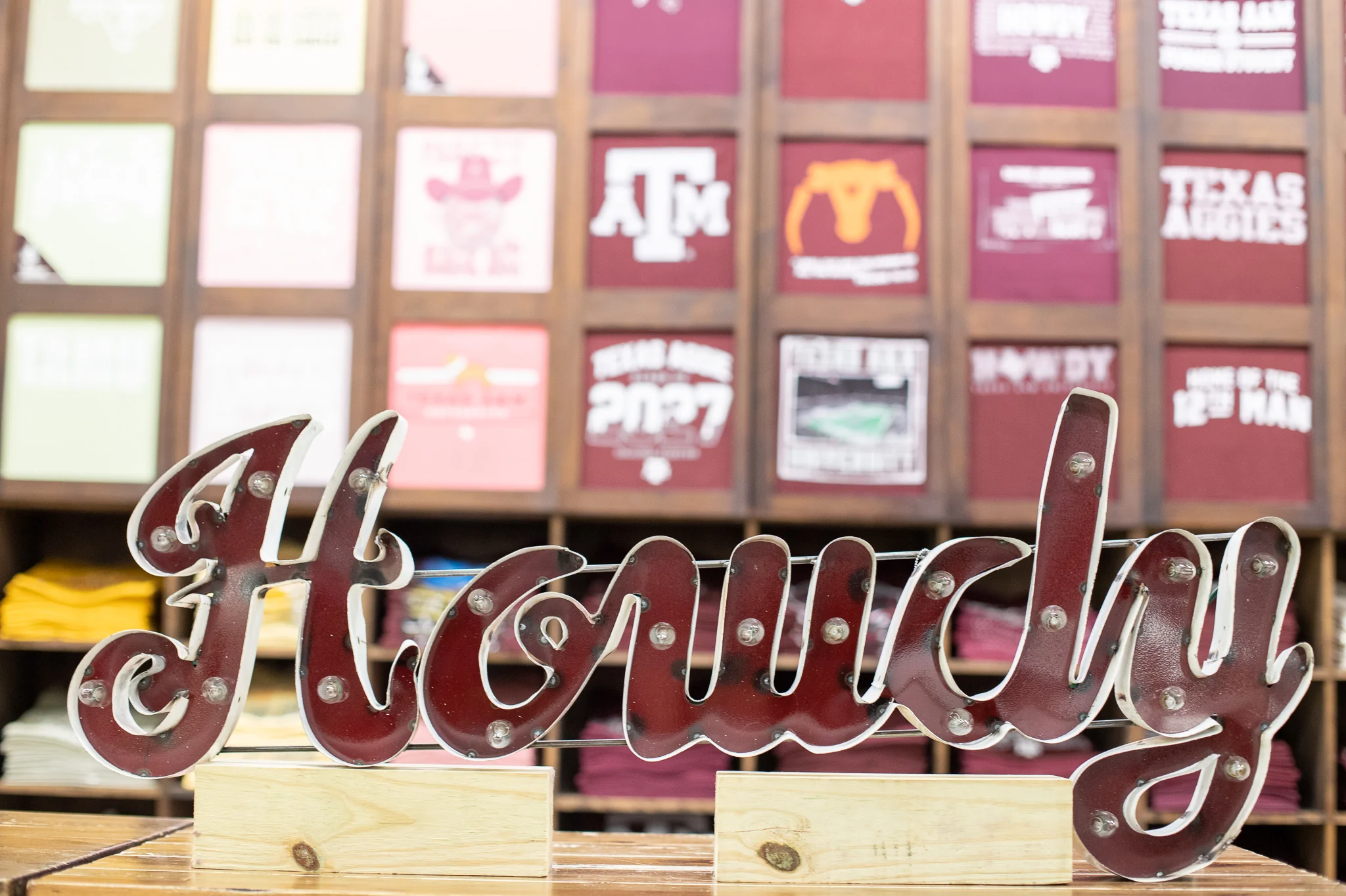 Howdy Metal Sign With Lights - Image 2