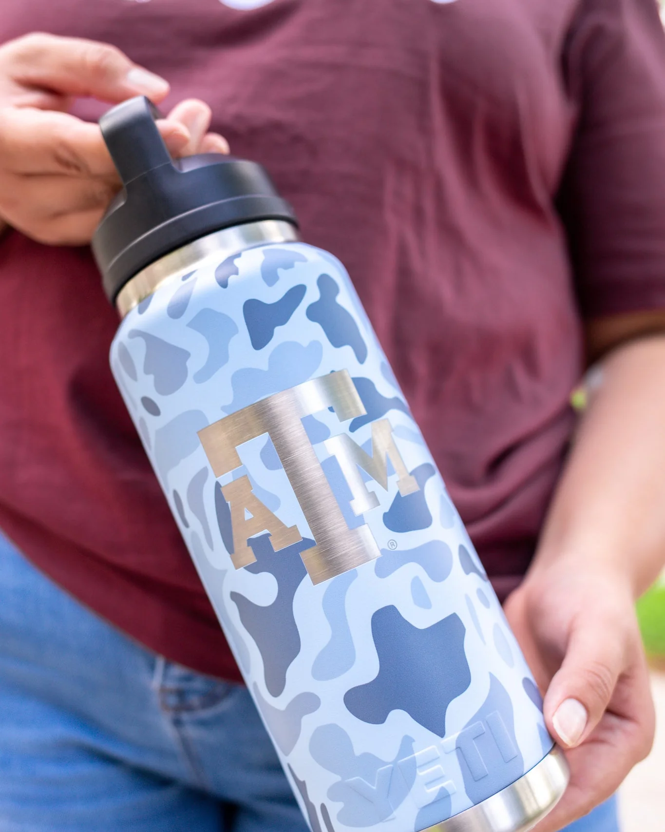 Texas A&M Yeti 36oz Chug Bottle - Blue Camo - Image 2