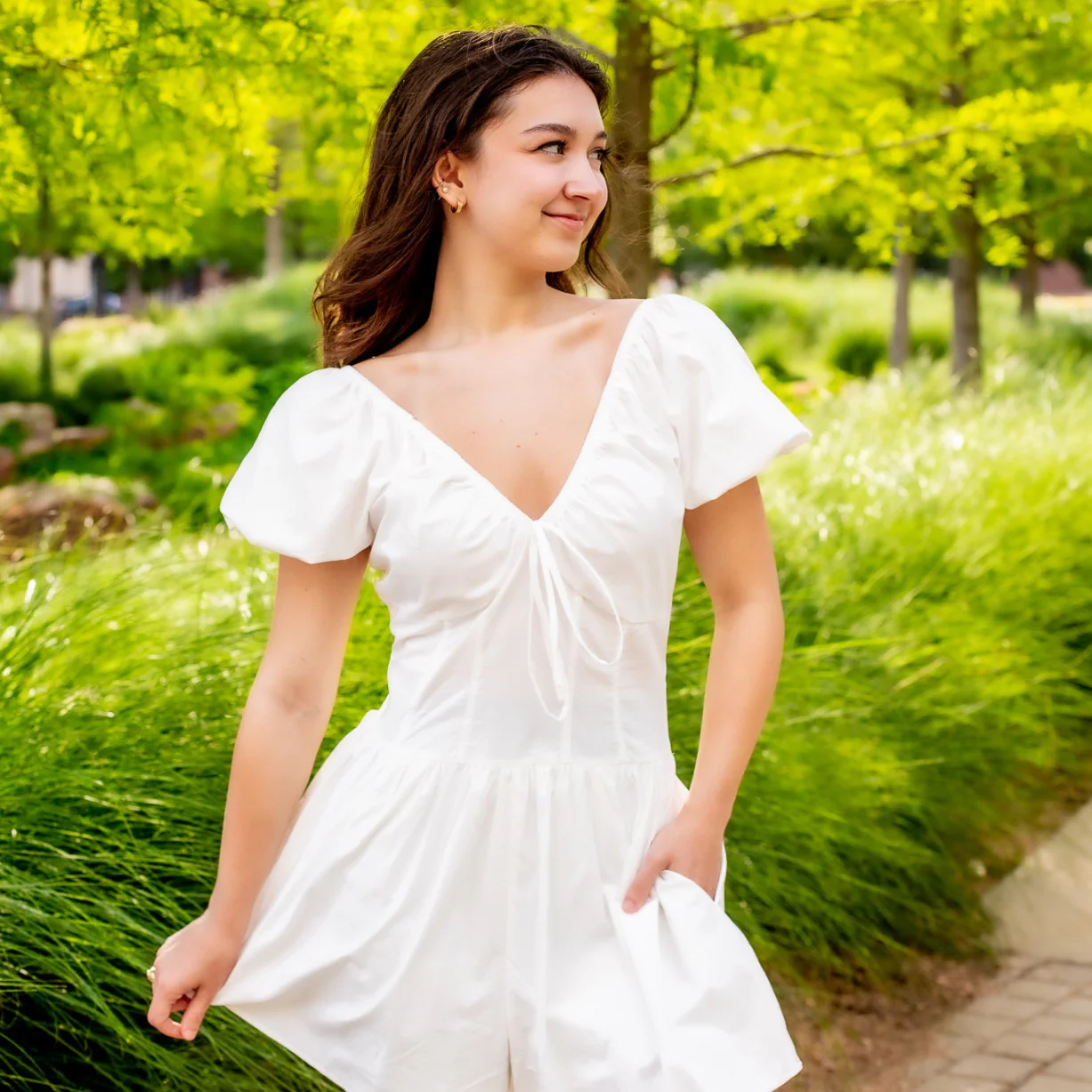 White V Puff Sleeve Romper - Image 2